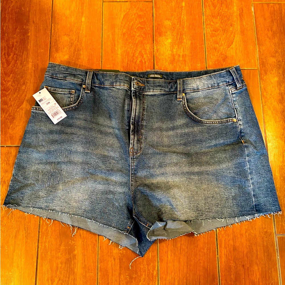Wild Fable size 22 jean shorts- new, with tags!